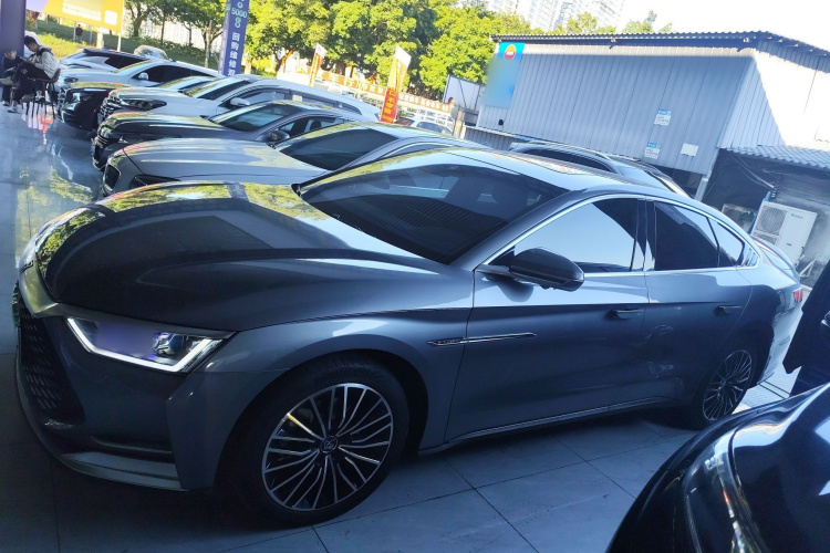 比亚迪 汉 2020款 DM 四驱性能版豪华型车身外观4