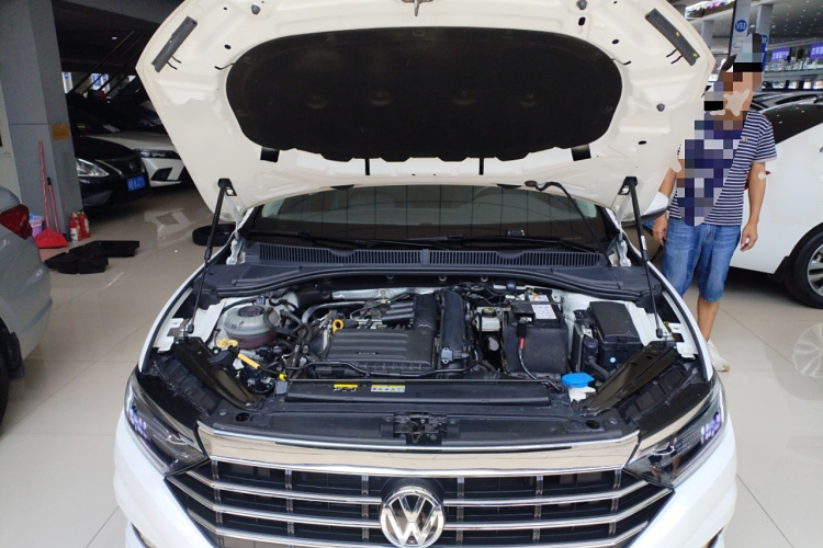 大众 速腾 2021款 200TSI 手动超越版机舱底盘24