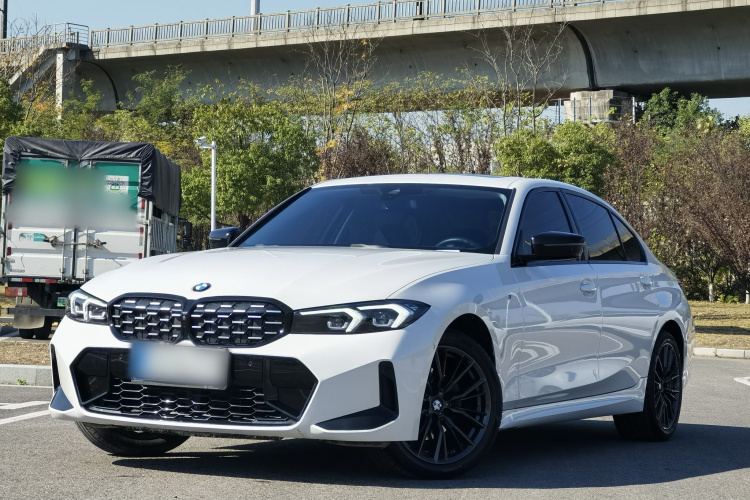 宝马3系 2023款 325Li M运动曜夜套装车身外观1