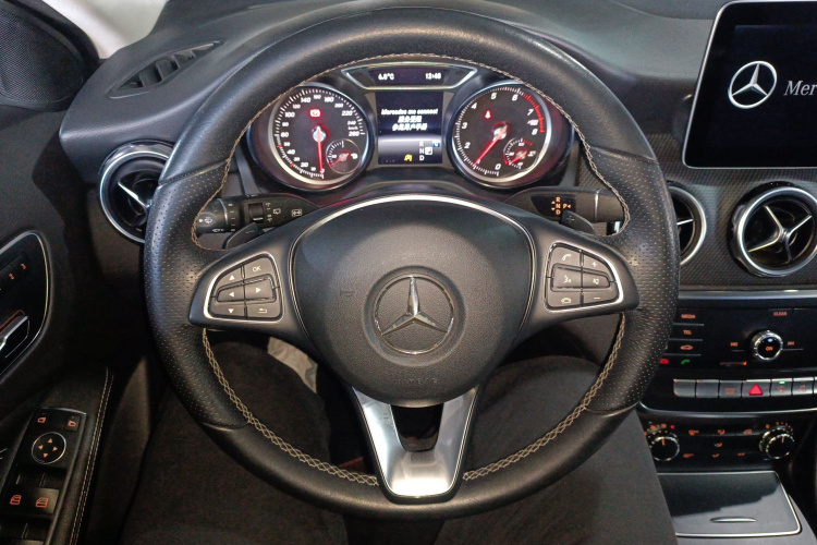 奔驰GLA 2018款 GLA 200 动感型局部细节13