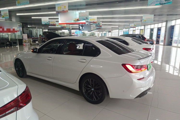 宝马3系 2022款 325Li M运动曜夜套装车身外观4