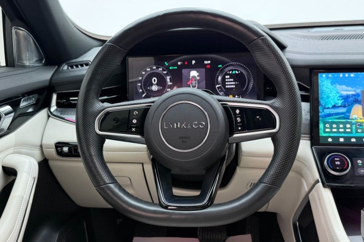 领克09 EM-P 2021款 2.0T PHEV Ultra 七座中控内饰13