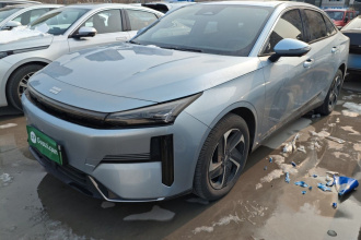 吉利银河 银河L6 2025款 EM-i 140km 星舰版