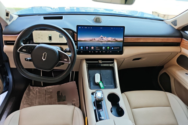 鸿蒙智行 问界M5 2023款 纯电四驱智驾版中控内饰12