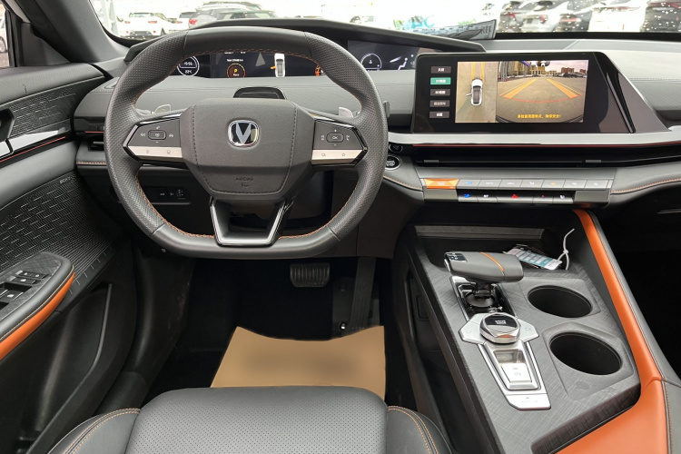 长安UNI-V 2022款 1.5T 智慧领航型中控内饰7002