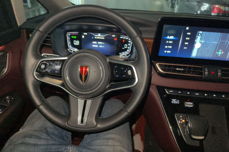 红旗HQ9 2023款 2.0T 智联旗享版中控内饰7002