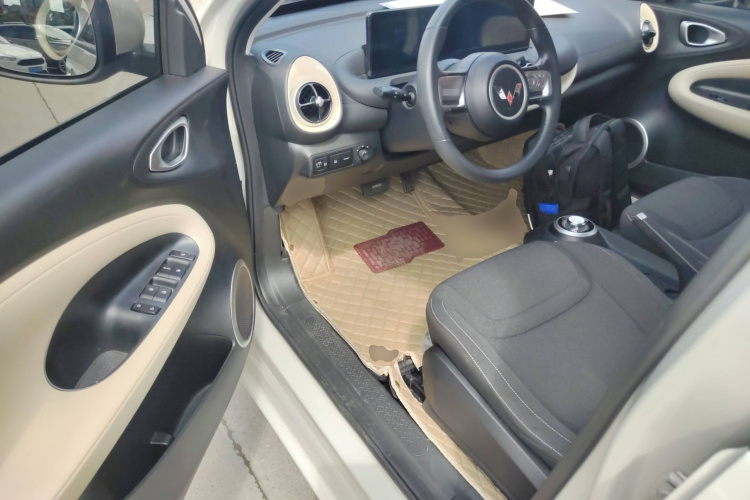 五菱汽车 五菱缤果 2023款 333km 快享款中控内饰7003