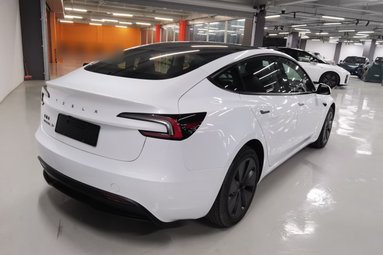 特斯拉 Model 3 2025款 改款 长续航全轮驱动版车身外观6004