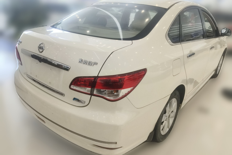 日产 轩逸 2018款 经典 1.6XE CVT舒适版车身外观7