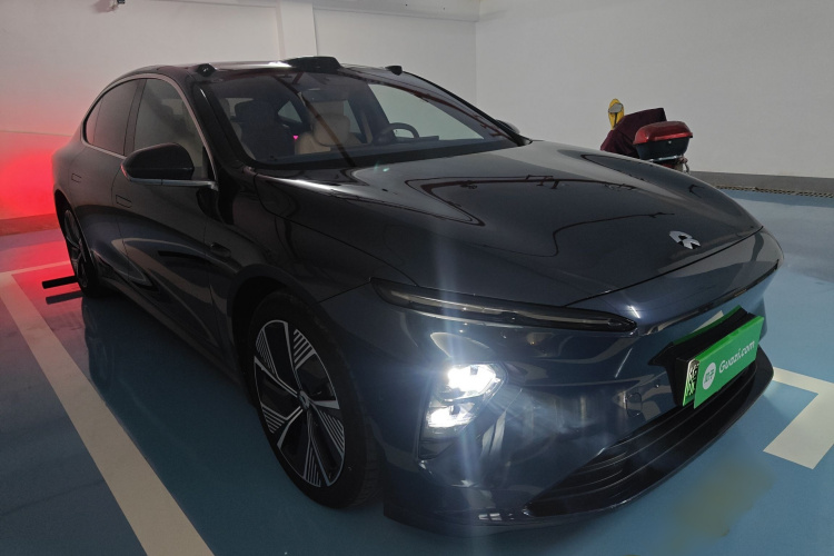 蔚来ET7 2024款 75kWh 行政版车身外观3