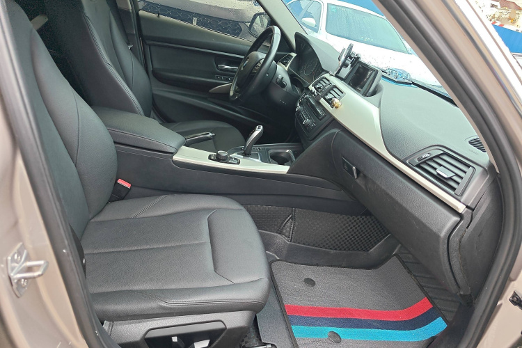 宝马3系 2015款 316Li 时尚型局部细节41