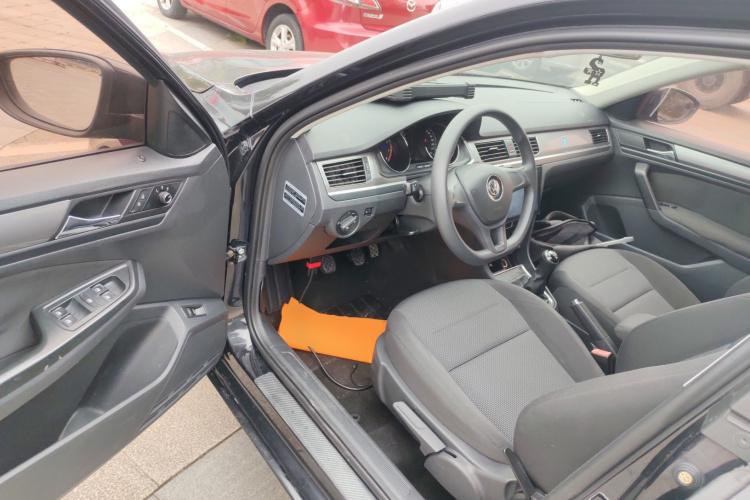 大众 宝来 2016款 1.6L 手动时尚型中控内饰20