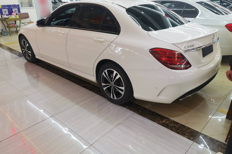 奔驰C级 2018款 C 200 运动版车身外观6005