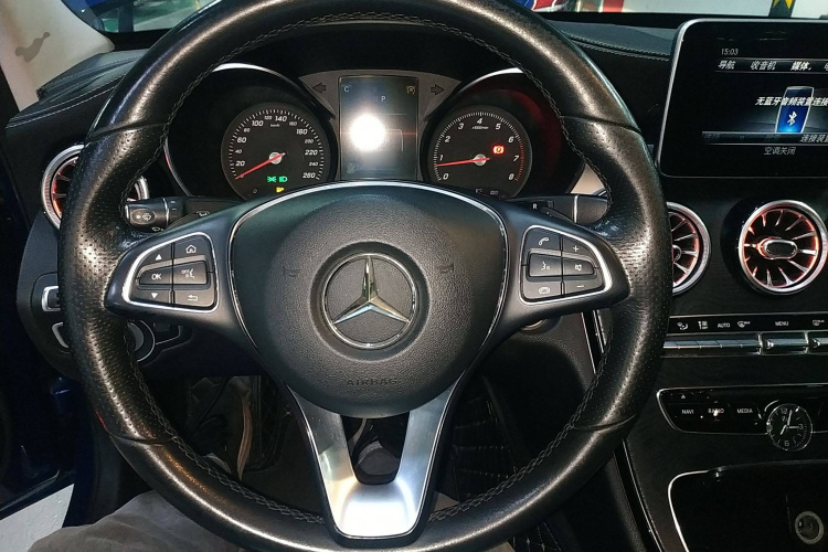 奔驰C级 2018款 C 180 L 时尚型运动版局部细节13