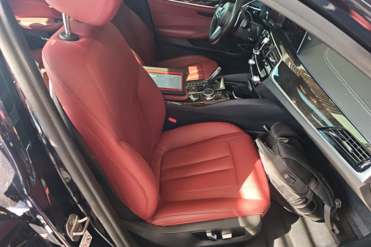 宝马5系 2020款 530Li 领先型 M运动套装局部细节41