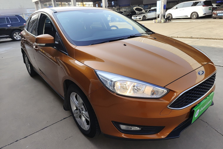 福特 福克斯 2015款 两厢 1.6L 自动舒适型车身外观6002