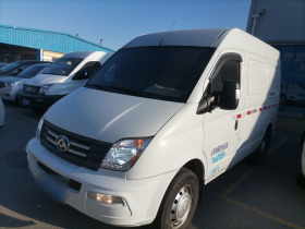 上汽大通MAXUS 新途V80 2021款 2.0T 手动经典城配王短轴中顶3座