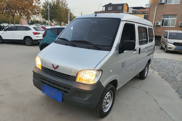 五菱汽车 五菱之光 2023款 1.5L 实用型 5/7座车身外观1