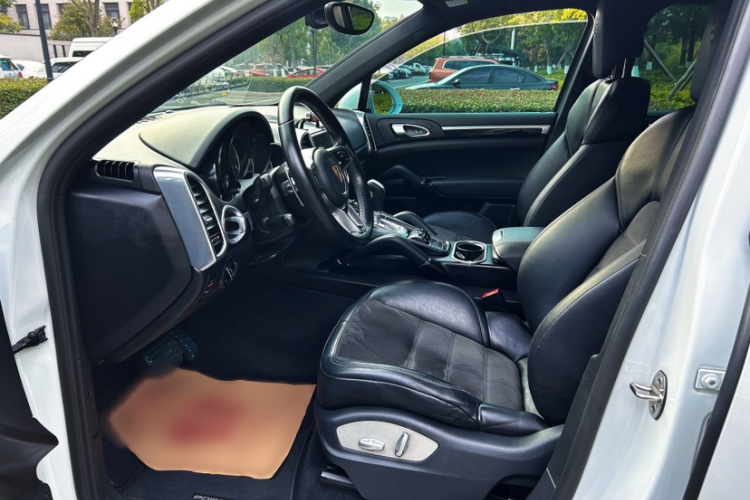 保时捷 2016款 Cayenne Platinum Edition 3.0T中控内饰7001