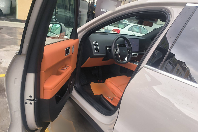 理想汽车 理想L6 2024款 Max中控内饰20