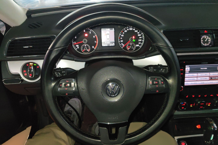 大众 帕萨特 2014款 1.8TSI DSG御尊版局部细节13