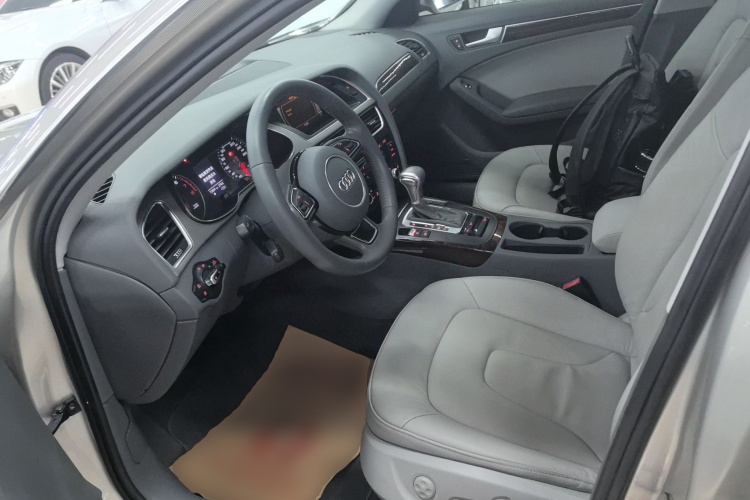 奥迪A4L 2015款 35 TFSI 自动舒适型局部细节19