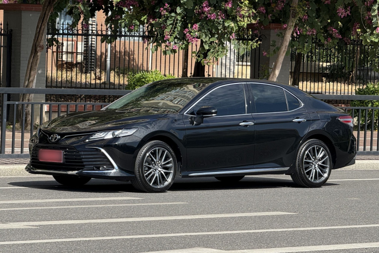 丰田 凯美瑞 2023款 2.5G 豪华版车身外观1