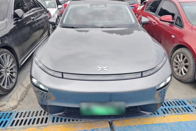 小鹏P7 2021款 480G车身外观2