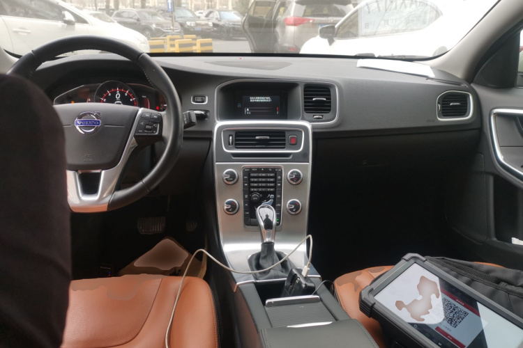 沃尔沃S60 2017款 S60L T4 智远版中控内饰12