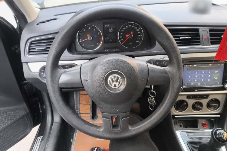 大众 朗逸 2013款 改款经典 1.6L 手动舒适版中控内饰13