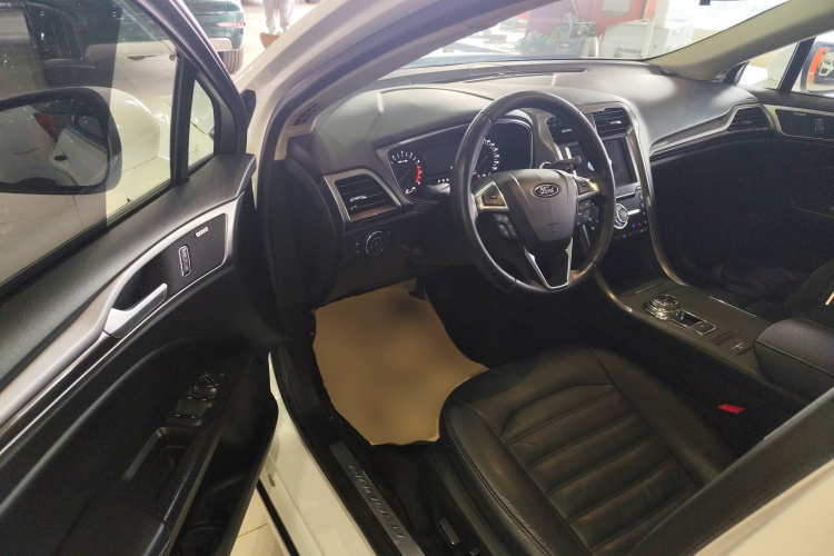 福特 蒙迪欧 2018款 EcoBoost 200 时尚型中控内饰20