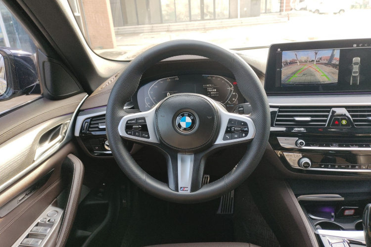 宝马5系新能源 2021款 535Le M运动套装中控内饰13