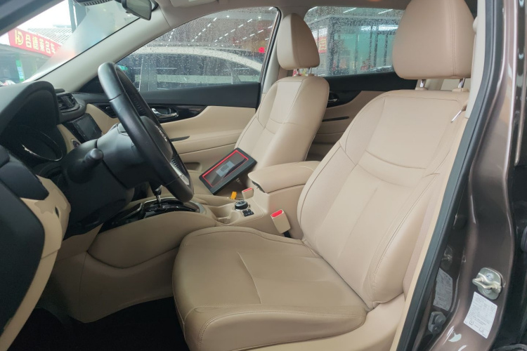 日产 奇骏 2021款 2.5L CVT 4WD XL ITS豪华纪念版中控内饰19