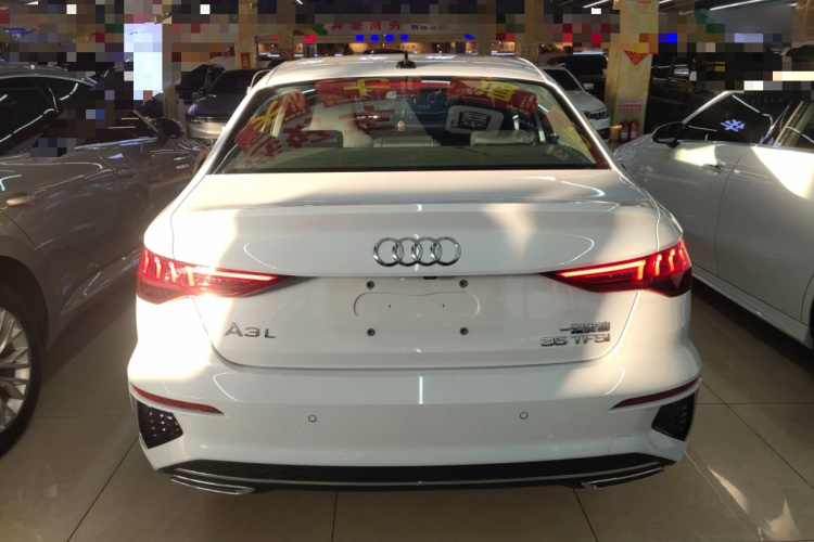 奥迪A3 2023款 改款 A3L Limousine 35 TFSI 时尚运动型车身外观6