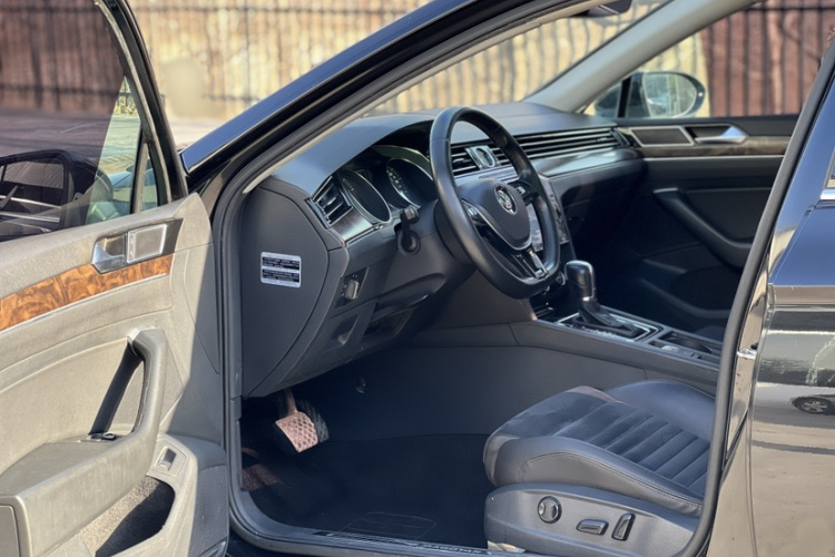 大众 迈腾 2017款 380TSI DSG 豪华型中控内饰7002