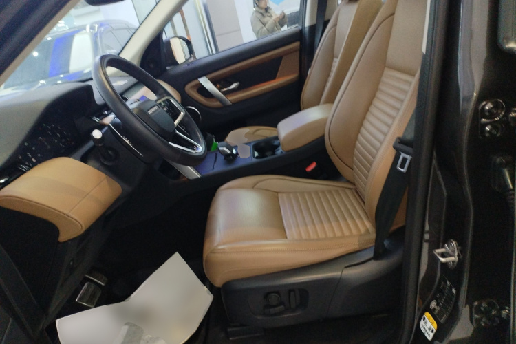 路虎 发现运动版 2024款 豪华定制版中控内饰19