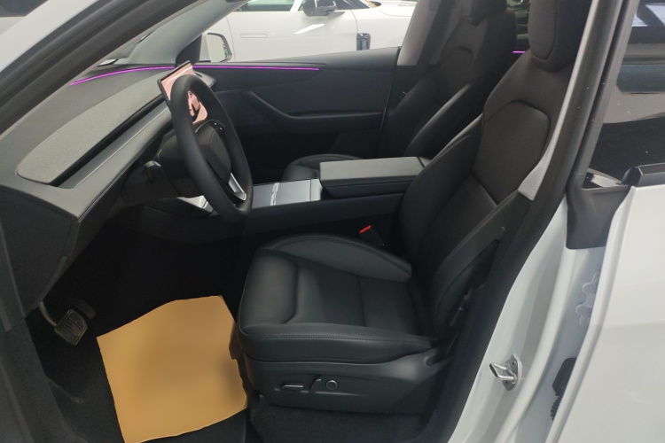 特斯拉 Model Y 2026款 长续航后轮驱动版中控内饰19