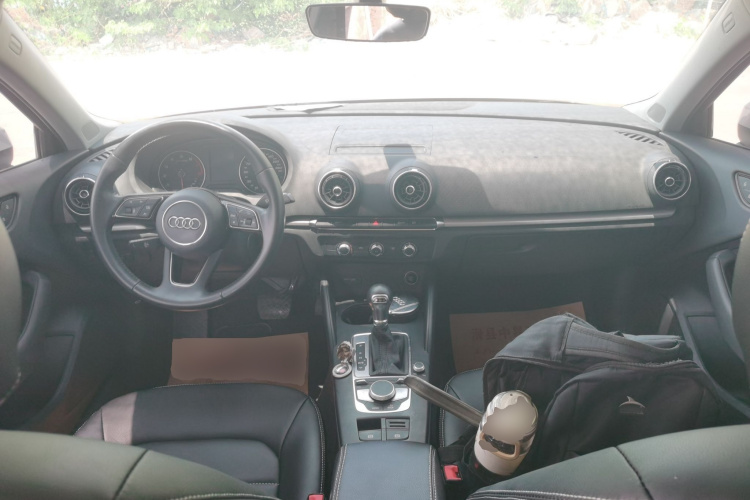 奥迪A3 2020款 改款 Sportback 35 TFSI 进取型 国VI中控内饰7002