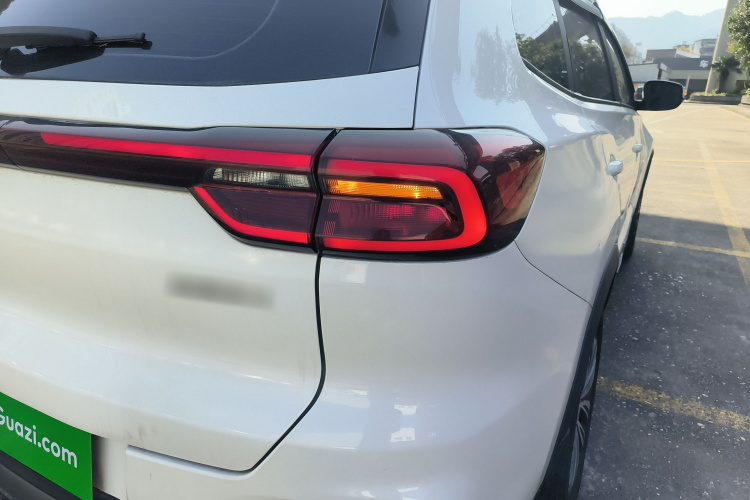 奇瑞 瑞虎8 2019款 1.6TGDI 自动精英型车身外观9