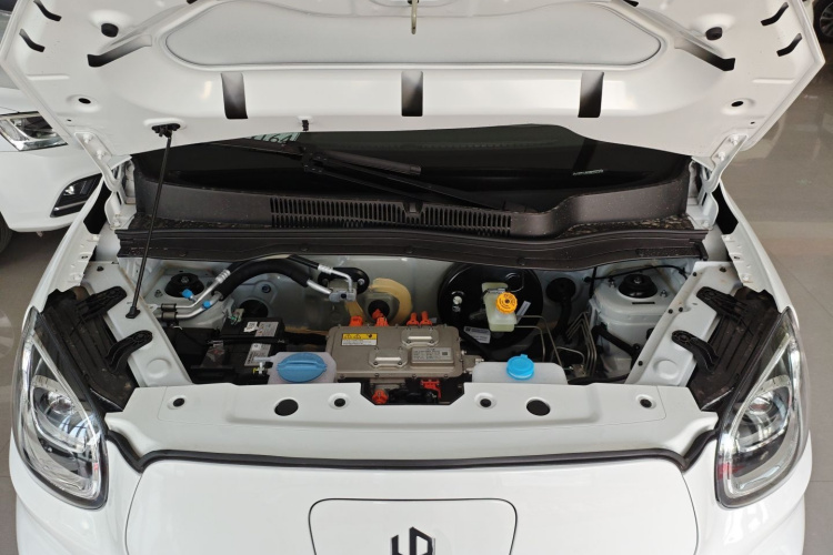 零跑汽车 零跑T03 2025款 310舒享版机舱底盘24