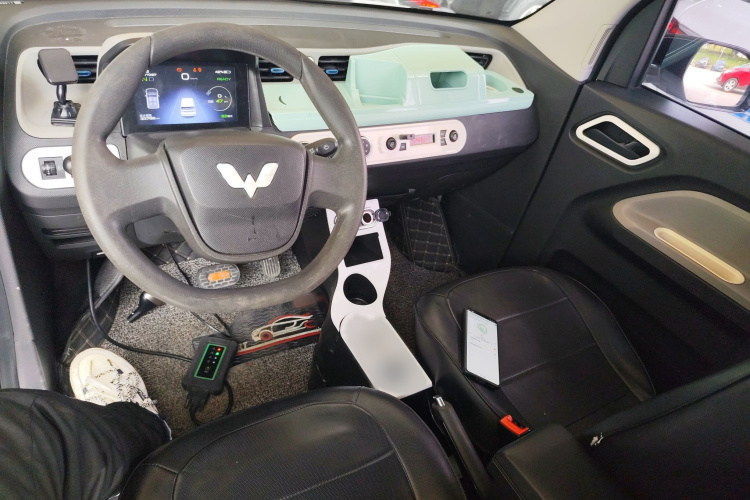 五菱汽车 宏光MINIEV 2021款 马卡龙时尚款 三元锂中控内饰7002