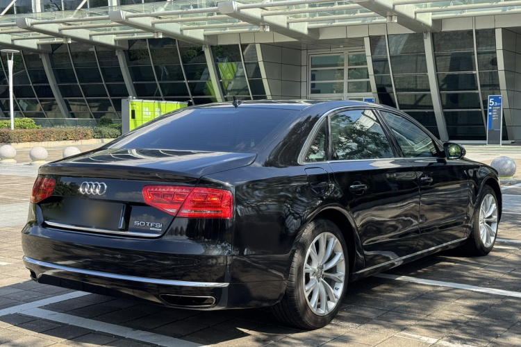奥迪A8 2013款 A8L 45 TFSI quattro舒适型车身外观6005