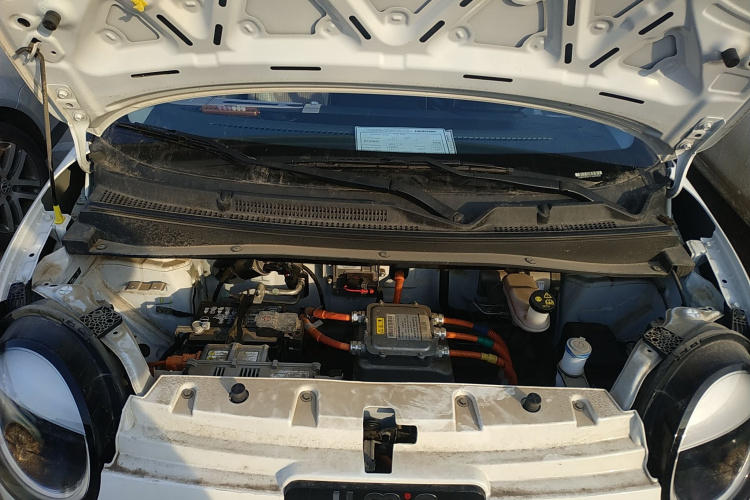 长安启源 长安Lumin 2022款 155km 清甜款机舱底盘24