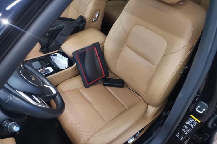 理想汽车 理想ONE 2021款 增程6座版中控内饰19