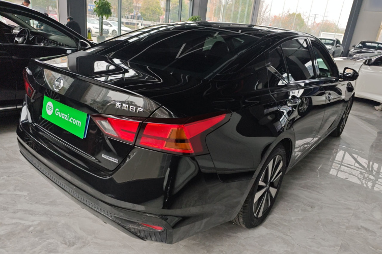 日产 天籁 2021款 2.0L XL 舒适版车身外观7