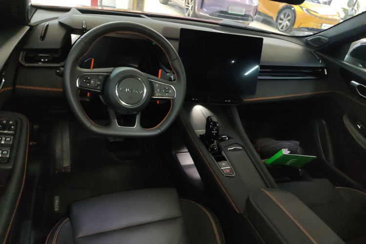 领克03 2025款 2.0TD DCT冠军版Pro中控内饰12