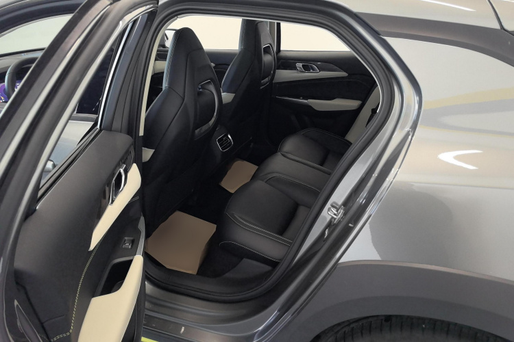 领克02 2022款 2.0TD DCT耀Plus中控内饰21