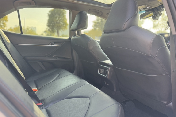 丰田 凯美瑞 2021款 双擎 2.5HG 豪华版中控内饰7004