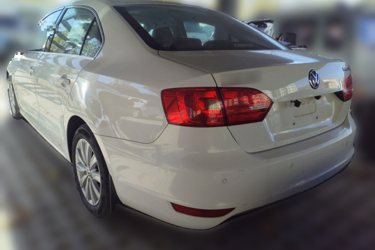 大众 速腾 2014款 1.6L 自动舒适型车身外观5