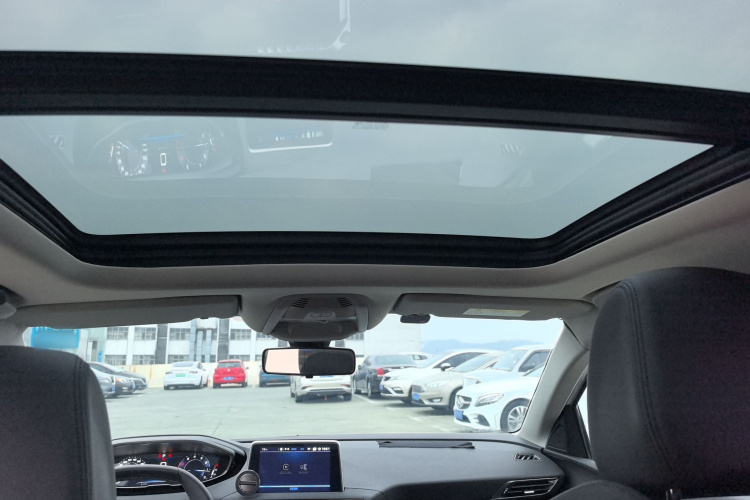 标致5008 2017款 380THP 7座无界版局部细节22